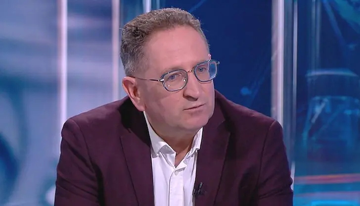 Писателят анализира конфликтите, истината и съвременните технологии Писателят анализира конфликтите, истината и съвременните технологии