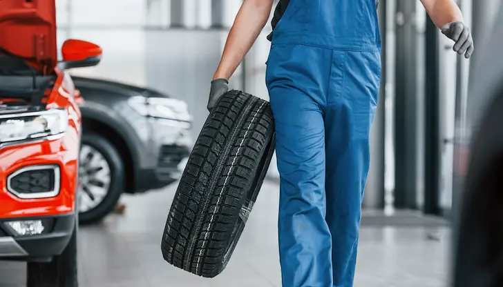 Студените утрини правят летните гуми неефективни Студените утрини правят летните гуми неефективни