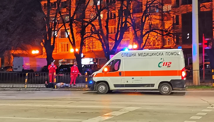 Пострадалият е настанен в болница с множество фрактури Пострадалият е настанен в болница с множество фрактури