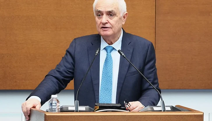 Министърът на отбраната категорично отрече България да е логистична база за американската операция Министърът на отбраната категорично отрече България да е логистична база за американската операция