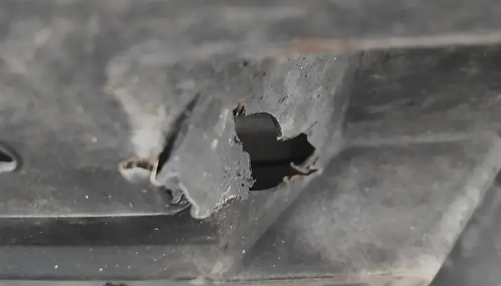 Инцидентът разкрива окаяното състояние на трасето по булевард "Христо Ботев"