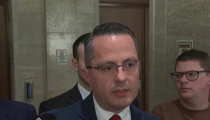 Парламентът обсъжда компенсации и таван на цените