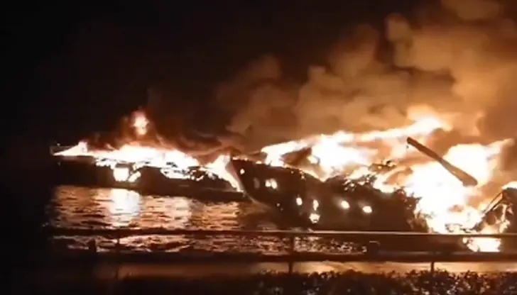 Огънят в турския курорт Бодрум тръгна след мистериозен взрив Огънят в турския курорт Бодрум тръгна след мистериозен взрив