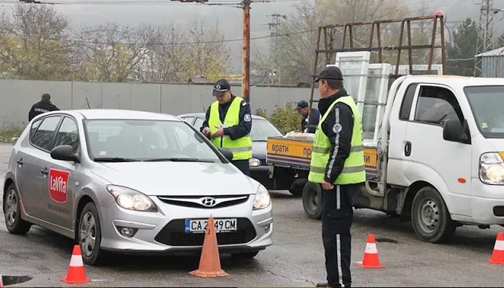 Бившият зам.-министър на транспорта разкри мащабна схема за продажба на шофьорски книжки