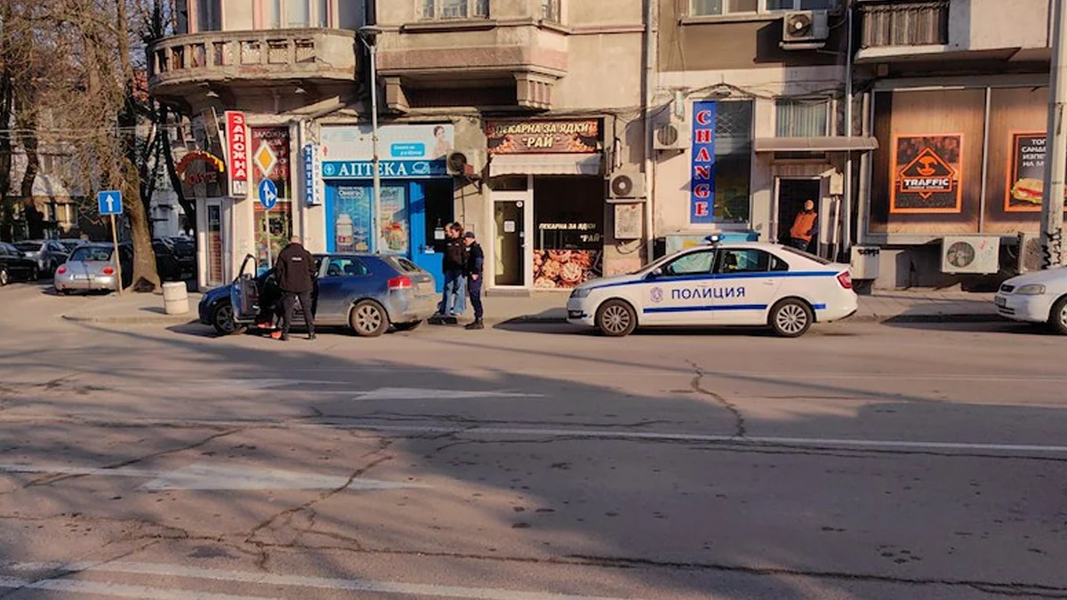 Камери заснеха полицейската акция на улица Петко Д. ПетковМъж е