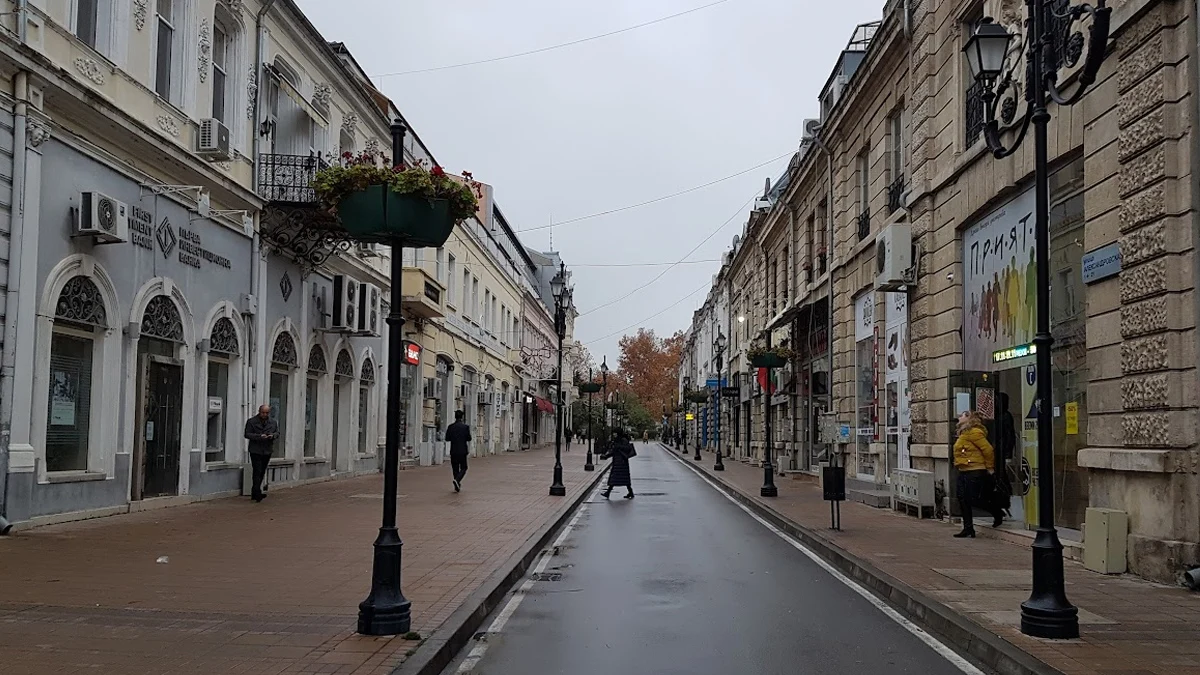 Полицията издирва извършителя на кражбата в центъра на РусеАпарат за