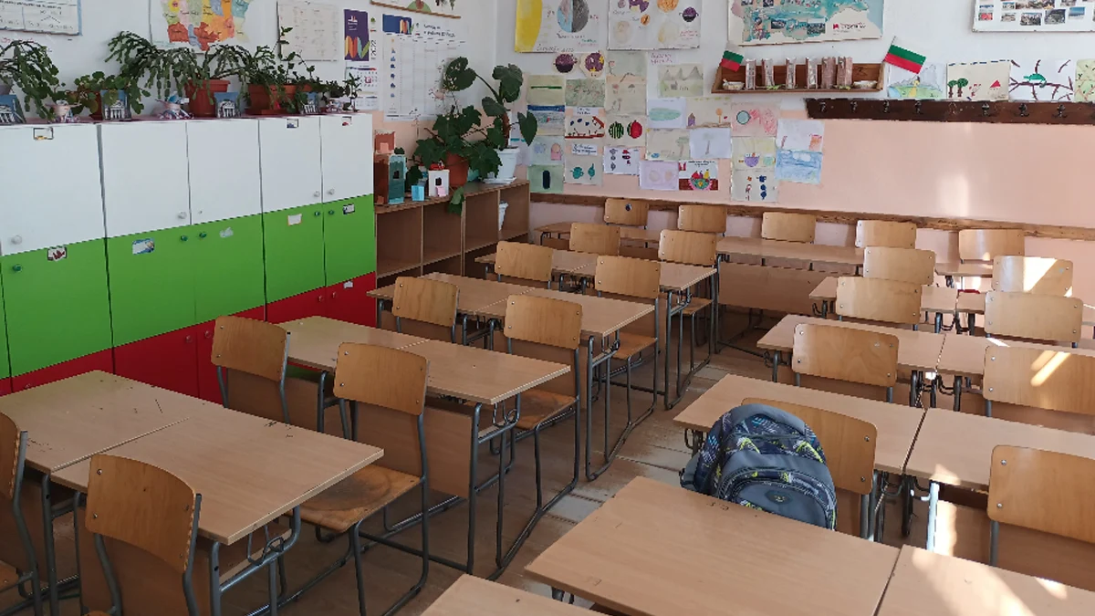 Учениците се връщат в класните стаи на 4 мартДнес и