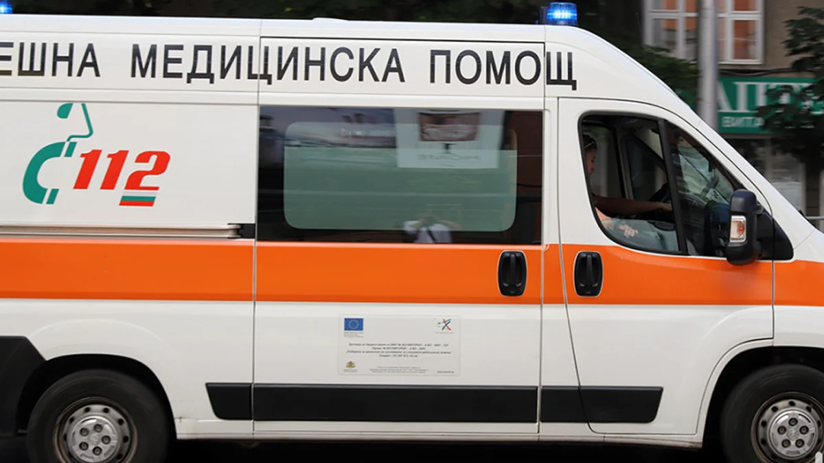 Трафикът в района е ограничен, въведоха обходен маршрутНай-малко двама души