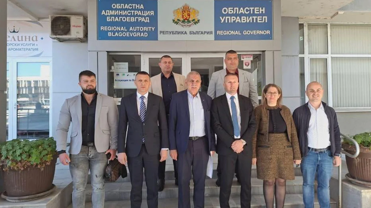 На второ място в листата е Джевдет ЧакъровЛидерът на партия