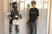 Шестокласник от Търговище създаде говорещ робот от скрап