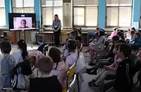 Писателката Елена Павлова поведе русенчета на онлайн експедиция с жабоци