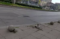 Разрушени ограничители на централна спирка застрашават живота на русенци