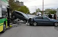 Дрогиран шофьор на автобус потроши 5 коли в Хасково