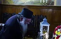 Свещеници пренасят Благодатния огън от Синодалния параклис в София