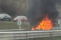 Кола изгоря като факла край Владая