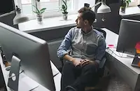 Изкуственият интелект изтри джуниър позициите на пазара