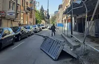 Кофраж от петия етаж рухна на улица в София