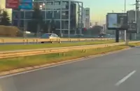 Шофьор хвърчи в насрещното на булевард „България“ в София