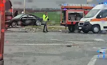 Трима пострадаха при сблъсък между катафалка и БМВ в Русе