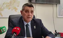 Слагат бронирано фолио и плазми на 188 спирки в Русе