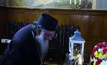 Свещеници пренасят Благодатния огън от Синодалния параклис в София