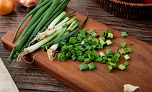 Зеленият лук сваля холестерола и регулира кръвната захар