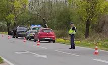 Задържаха двама след зрелищна гонка на Подбалканския път