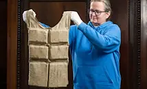 Продадоха спасителна жилетка от кораба "Титаник" за близо милион долара