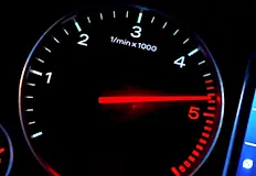 Ограничителят пази механиката но физиката не прощава груби грешкиМного шофьори