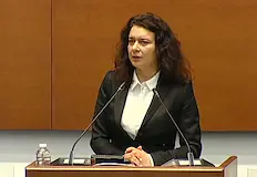 Уволнената шефка на криминалистите влезе в открит сблъсък със служебния