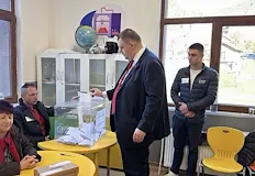 Лидерът на ДПС упражни правото си на глас в община
