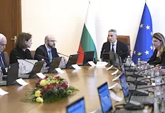 Кабинетът предлага Кодексът на труда да регламентира Ден на българския