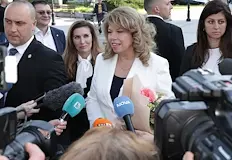 Държавният глава връчва първия мандат след ключова визита в АрменияПрезидентът