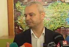 Лидерът на Възраждане упражни правото си на глас във ВарнаЛидерът