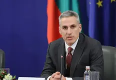 Служебният премиер се срещна с федерациите броени дни преди вотаСлужебният