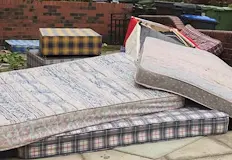Общината разкри безплатен пункт за гуми и електроуредиОбщина Две могили