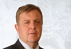Лидерът на ВМРО критикува остро десетгодишния пакт за сигурностБившият министър