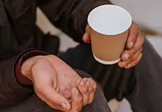 Мафия за просия експлоатира стотици българи в Атина и СолунНад