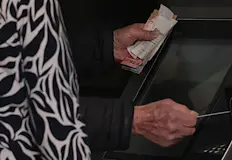 Роднините имат право да получат всички неизплатени суми до датата