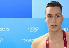 23 годишният национал по плуване насочва усилията си към финансовата индустрияНационалният