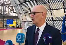 Франция сезира Европейската комисия за възможни пазарни злоупотребиФранция официално призова