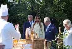 Историческата визита във Вашингтон започна на фона на обтегнати отношения
