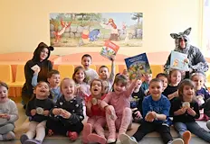 Ученици от Професионалната гимназия по туризъм се превъплътиха в приказни