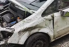 Автомобилът се е завъртял в насрещното движениеТежък пътен инцидент затрудни