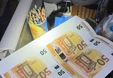 Антимафиотите арестуваха двама души и иззеха пълно печатарско оборудванеПечатница за
