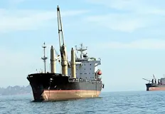 Над 20 000 моряци остават блокирани в Персийския заливИран може