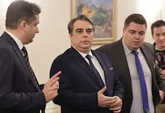 Асен Василев прехвърли на ДБ решението за Манол ПейковСъпредседателят на