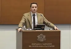 Дипломати притискат депутата да отмени визита в ТайпеНародният представител от