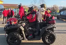 Спасители и доброволци претърсват труднодостъпни райони със специализирани кучетаПети пореден