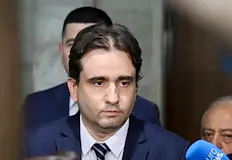 Съпредседателят на Да България защити МВР от парламентарната трибунаИзвънредното заседание